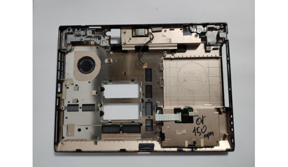 Нижня частина корпуса для ноутбука LG LGR50, R500, 15.4", MBN36568801, б/в. В хорошому стані, без пошкодженнь. Продається разом з Bluetooth