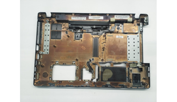 Нижня частина корпуса для ноутбука Packard Bell NEW91, 15.6", AP0CB0004000, Б/В. Одне кріплення має тріщину - 308416