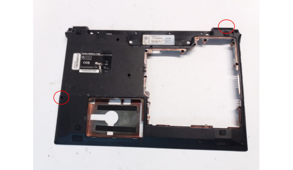 Нижня частина корпуса для ноутбука TERRA Mobile 1528, 6-39-E51Q3-013, Б/В, Пошкоджено два  кріплення, трішина, скол.