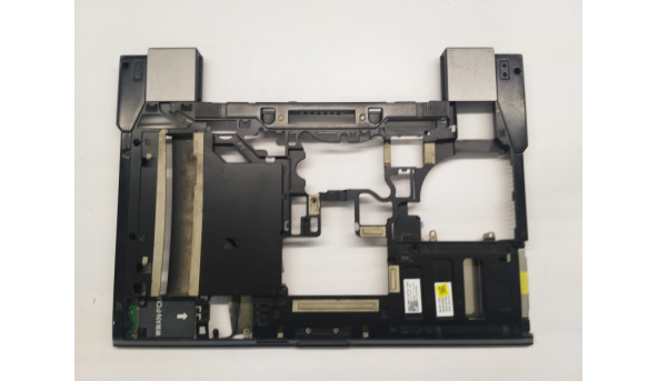 Нижня частина корпуса для ноутбука   Dell Latitude E6400, 14.1", CN-0WT540, Б/В