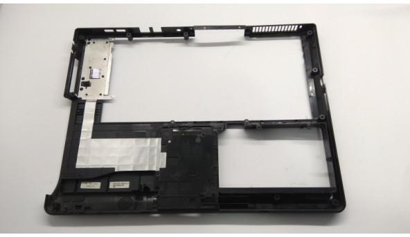 Нижня частина корпуса для ноутбука Fujitsu Amilo Pi 2540, 15.4", 83GP55022-00, Б/В. Всі кріплення цілі. Без пошкоджень. - 308470