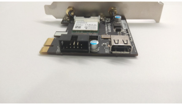 Wi-Fi / Bluetooth-адаптер Gigabyte GC-WB867D-I, REV: 4.2. адаптер 802.11ac для PCI-E (Intel 8260). Нова, в упаковці. У комплекті входить живлення 4-pin, та сама антена.
