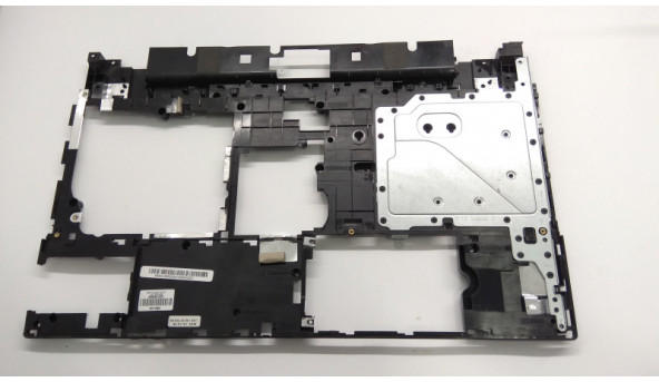 Середня частина корпуса для ноутбука HP Probook 4720s, 17.3", 39.4GL02.001, Б/В. Всі кріплення цілі. Відсутні верхня та нижня панель, та є маленька тріщина (фото).