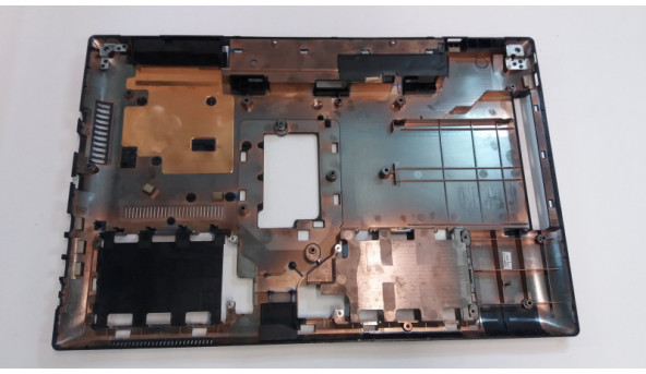 Нижня частина корпуса для ноутбука Samsung RF710, 17.3", ba75-02734a, Б/В. Всі кріплення цілі, без пошкоджень. - 308756