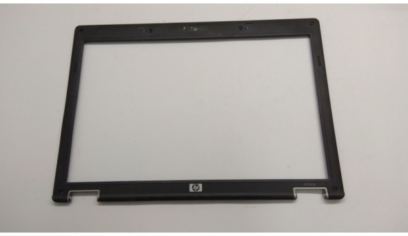 Рамка матриці корпуса для ноутбука HP Compaq 6530b, 14.1", 6050B0233201, Б/В. Всі кріплення цілі. Без пошкоджень.