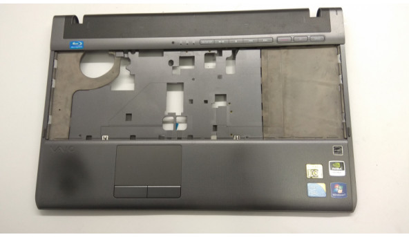 Середня частина корпуса для ноутбука Sony Vaio VPCF1, 16.4", 012-101B-2676-A, Б/В. Всі кріплення цілі. Без пошкоджень. Є незначні потертості.