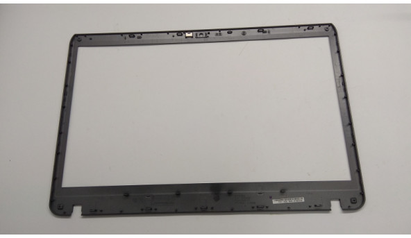 Рамка матриці корпуса для ноутбука Sony Vaio VPCF1, 16.4", 012-100A-2643-B, Б/В. Всі кріплення цілі. Без пошкоджень. - 308797
