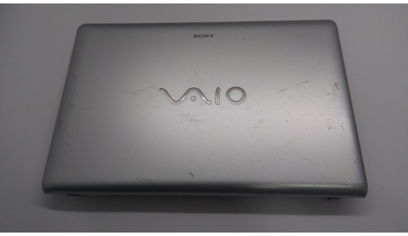 Кришка матриці корпуса для ноутбука Sony VAIO PCG-71211M, 15.5", 012-100A-3030-A, Б/В. Всі кріплення цілі. Без пошкоджень. Є подряпини.