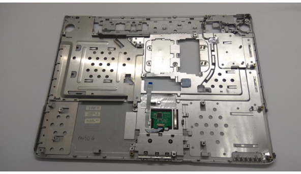 Середня частина корпуса для ноутбука Fujitsu AMILO A1650G, 15", MS2174, 60.4B304.003, Б/В. Всі кріплення цілі. Без пошкоджень. Відсутня верхня накладка. - 308972