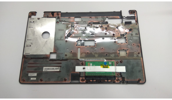 Середня частина корпуса для ноутбука Emachines E728, 15.6", TSA39ZRGTATN001, Б/В. Всі кріплення цілі. Без пошкоджень.