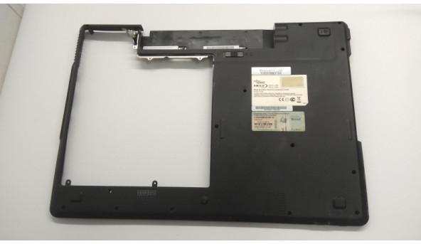 Нижня частина корпуса для ноутбука Fujitsu Amilo Li 1818, 17.0", 72G117261-50F, Б/В. Є зламане одне кріплення.