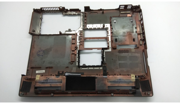 Нижня частина корпуса для ноутбука Asus A6F, 15.4", 13GNIK5AP040-6, Б/В. Всі кріплення цілі. Зламане кріплення дисковода. - 309078