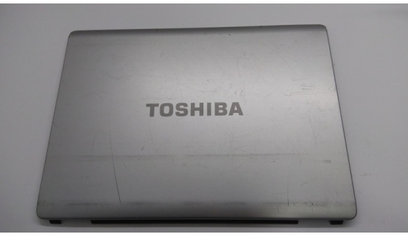 Кришка матриці корпуса для ноутбука Toshiba Satellite L300, 15.4", B0247101K100, Б/В. Всі кріплення цілі. Без пошкоджень. Є подряпини.