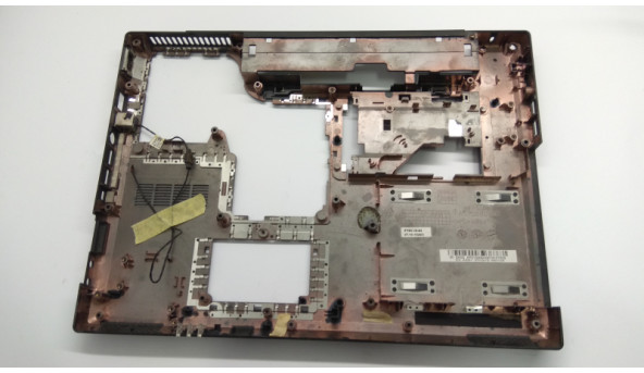 Нижня частина корпуса для ноутбука Compal FL90, 15.4", AP01S000H00, Б/В. Є зламане кріплення (фото).