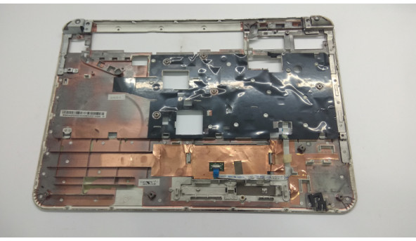 Середня частина корпуса для ноутбука Packard Bell TJ68, 15.6", WIS604GH03002, Б/В. Всі кріплення цілі. Без пошкоджень. Відсутня верхня панель. - 309141