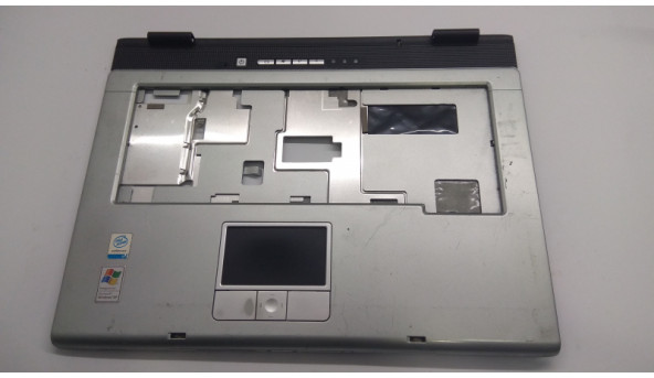 Середня частина корпуса для ноутбука Acer Extensa 2600, MS2177 15.4", 60.4E120.001, Б/В. Одне кріплення має тріщини (фото).