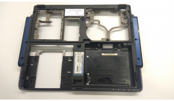 Нижня частина корпуса для ноутбука Toshiba Satellite SP10-554, 15.4", APAL001G010, Б/В. Всі кріплення цілі. Без пошкоджень.