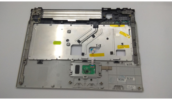 Середня частина корпуса для ноутбука SAMSUNG R50, 15.4", BA81-02774A, Б/В. Всі кріплення цілі. Без пошкоджень. Відсутня верхня панель. - 309247