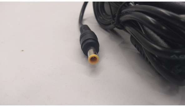 Зарядка для ноутбука Samsung, Model: AP04214-UV, Input: 100-240V, 50-60Hz-1.1A, Output: 19V-4.74A, Нова - 309283