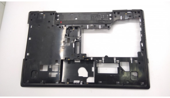 Нижня частина корпуса для ноутбука Lenovo IdeaPad G710, 17.3", 13N0-B5A0701, Б/В. Всі кріплення цілі. Без пошкоджень.