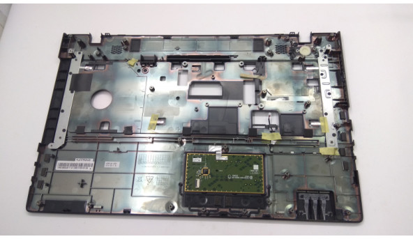 Середня частина корпуса для ноутбука Lenovo IdeaPad G710, 17.3", 13N0-B5A0411, Б/В. Всі кріплення цілі. Без пошкоджень. - 309291