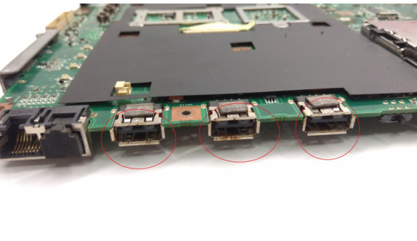 Материнська плата для ноутбука Asus PRO 61S, Б/В.   Робоча, стартує, Присутні сліди залиття (фото), роз'єми USB мають сліди корозії.