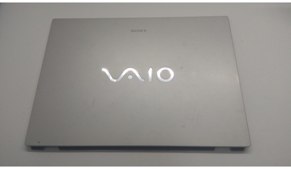 Кришка матриці корпуса для ноутбука Sony Vaio PCG-9Y1M, 15.4", 3LWK2LHN010, Б/В. Всі кріплення цілі. Без пошкоджень. Присутні подряпини.