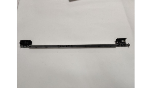 Верхня накладка на середню панель, для ноутбука Acer Aspire 8943G, 18.4", 37ZYALBTN00, EAZYA002010, б/в. В хорошому стані. Є маленька деформація та тріщинка (фото). - 309434