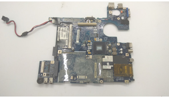 Материнська плата для ноутбука Toshiba Satellite M100-222, LA-3011P, Rev:1.0, Б/В.  Не стартує, візуальних пошкоджень немає.