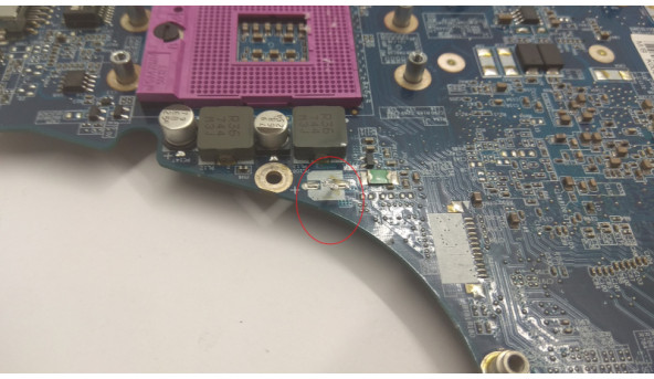 Материнська плата для ноутбука Toshiba Satellite A200, LA-3481P, Rev:2A, Б/В. Не стартує, є пошкодження (фото). - 309531