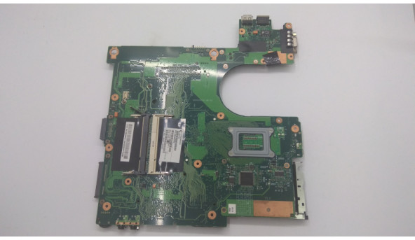Материнська плата для ноутбука Toshiba Satellite A105, 6050A2052401, Б/В.  Не стартує, плата була залитою, присутнє окислення елементів, пошкоджене кріплення ОЗП.