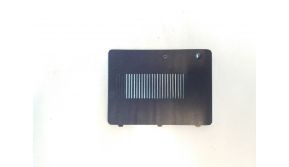 Сервісна кришка RAM для Toshiba Satellite L50 L50-A L50T-A, V000949380, B0672703, Б/В. Всі кріплення цілі. Без пошкоджень.