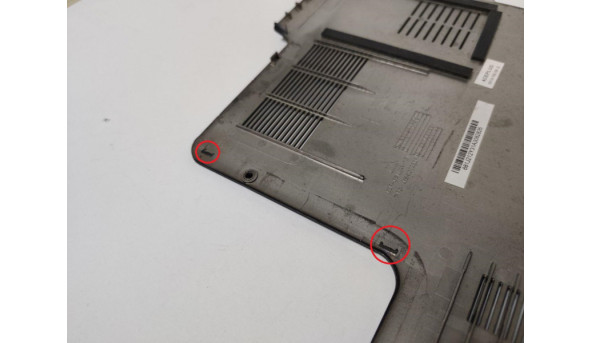 Сервісна кришка, для ноутбука MSI CX620, CX630, A6200, 681J212Y31A, E2P-681J2XX-Y31, Б/В, Зламане кріплення, замочки, та решітка (фото). - 309675