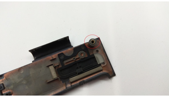 Накладка, на середню частину корпуса для ноутбука HP Compaq nc6400, AP006000300, Б/В, бокові кріплення мають тріщини (фото). - 309730