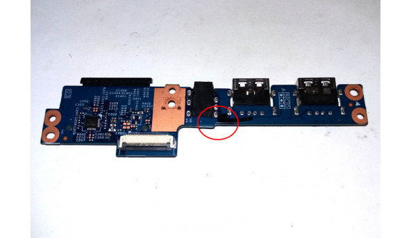 Плата з USB, аудио та картрідером для ноутбука Acer Aspire F5-571, F5-572,15822-1, 448.06J07.0011, Б/В. Має трішину (фото)