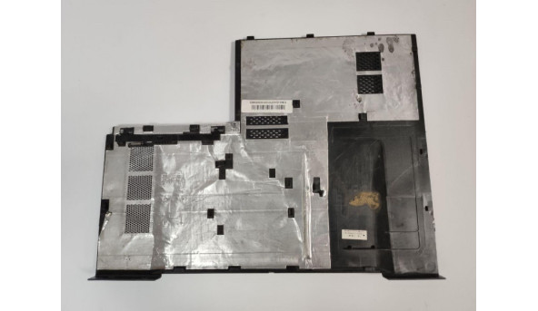 Сервісна кришка, для ноутбука Asus K40, K40AB, K40AD, K40AF, K40IN, K40IJ, K40IL, 13N0-EIA0701, 13GNVJ10P041, Б/В, В хорошому стані, без пошкодженнь. Є подряпини. - 309918