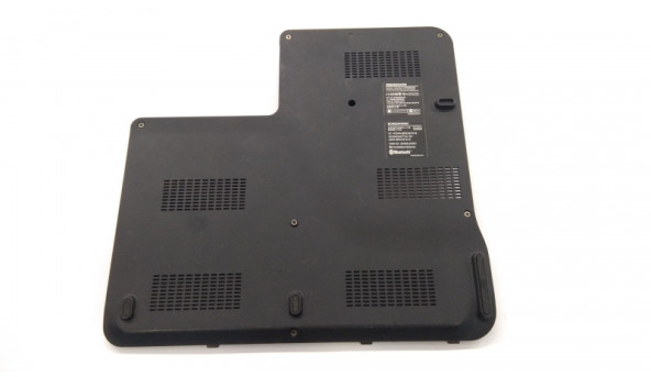 Сервісна кришка для ноутбука Acer Aspire 8920, 8920G, 8930, 8930G, 6070B0257101, Б/В. В хорошому стані, зламаний один замочок. Є подряпини та потертості.