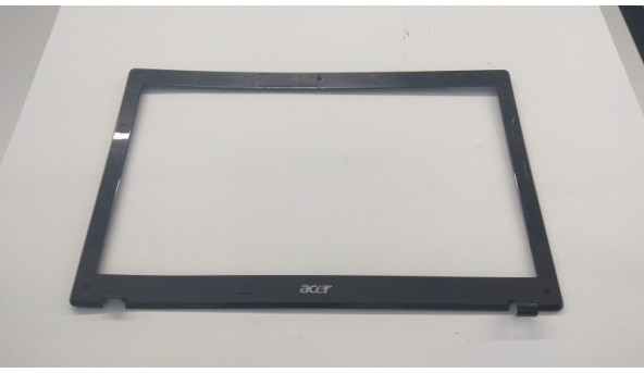 Рамка матриці корпуса для ноутбука Acer Aspire 5551, NEW75, 15.6", AP0C9000200, Б/В. Всі кріплення цілі. Є дві тріщини та зламана ліва заглушка (Фото).