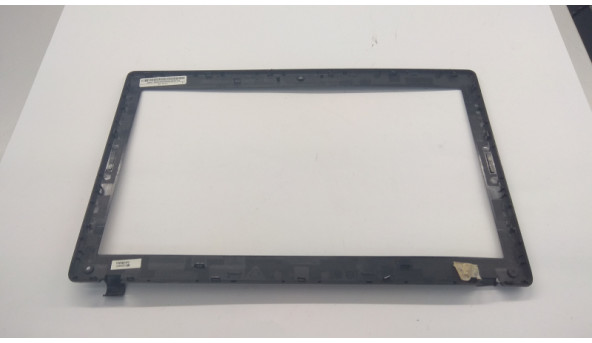 Рамка матриці корпуса для ноутбука Acer Aspire 5551, NEW75, 15.6", AP0C9000200, Б/В. Всі кріплення цілі. Є дві тріщини та зламана ліва заглушка (Фото). - 310036