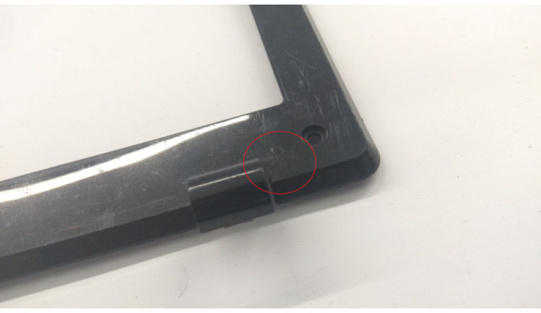 Рамка матриці корпуса для ноутбука Acer Aspire 5551, NEW75, 15.6", AP0C9000200, Б/В. Всі кріплення цілі. Є дві тріщини та зламана ліва заглушка (Фото). - 310036
