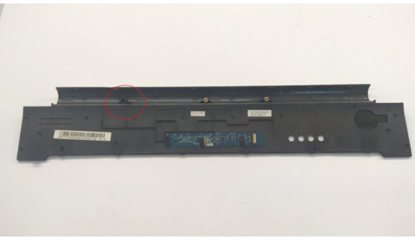 Накладка, на середню частину корпуса для ноутбука PACKARD BELL EASYNOTE LJ65, AP07C000200, Б/В, зламане одне кріплення та присутні подряпини. - 310038