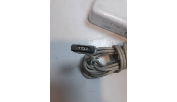 Зарядний пристрій для Apple Model: A1435, Input: 100-240V-1.5A, 60W, 50-60Hz, Output: 16.5V-3.65A, неробочий - 310046