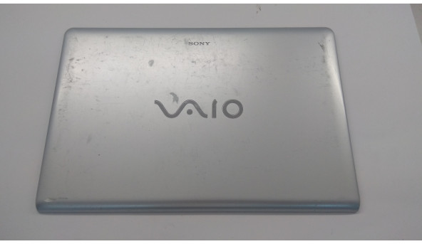 Кришка матриці корпуса для ноутбука Sony Vaio PCG-71212M, 17.3", 012-100A-3030-A, Б/В. Всі кріплення цілі. Зламані декілька замочків. Присутні подряпини.
