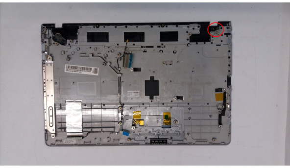 Середня частина корпуса для ноутбука SAMSUNG NP305E5A, 15.6", BA75-03845С, Б/В. Зламані 2 кріплення (фото), клавіатура неробоча. - 310076