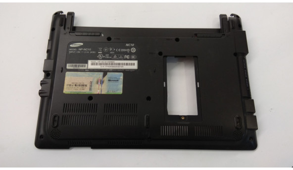 Нижня частина корпуса для ноутбука Samsung NC10, 10.2", BA75-02137C, Б/В. Всі кріплення цілі.Без пошкоджень.