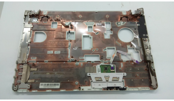 Середня частина корпуса для ноутбука Sony Vaio PCG-61611M, 15.5", 45NE7PHN0M0, Б/В. Кріплення всі цілі. Є тріщина біля кнопок тач паду, та подряпини. - 310190