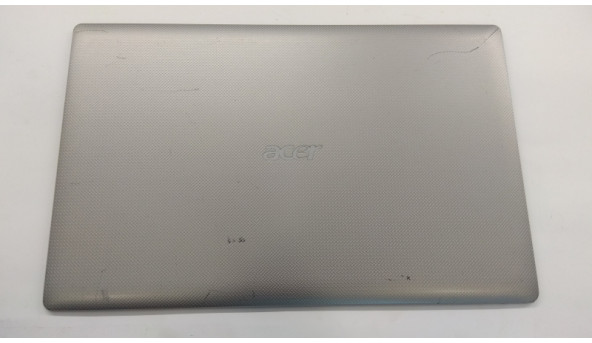 Кришка матриці корпуса для ноутбука Acer Aspire 5741, 15.6", AP0C9000900, Б/В. Всі кріплення цілі. Без пошкоджень. Має подряпини. Та відсутні заглушки.