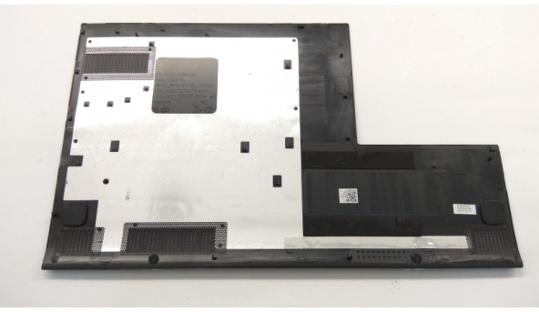 Сервісна кришка для ноутбука Lenovo Z70, AP0U1000400, Б/В. Зламані два кріплення (фото). Має подряпини. - 310226