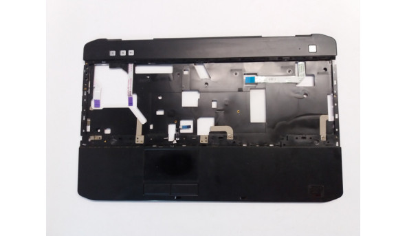 Середня частина корпуса разом з кнопками для ноутбука Dell Latitude E5530, 15.6", CN-0Y4RP3, AP0M1000200, Б/В. В хорошому стані. Всі кріплення цілі.