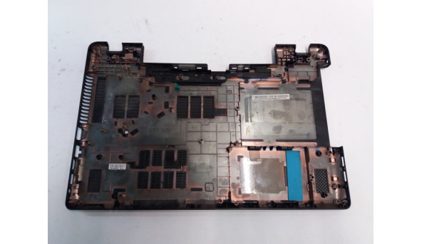 Нижня частина корпуса для ноутбука Acer Aspire E5-511, E5-571, E5-521, E5-551, AP154000100,  Б/В. Пошкоджене одне кріплення, трішини (фото)